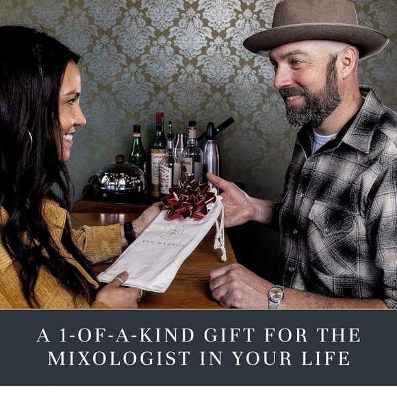 Clear Ice Cube Design Tray - Craft Modern Ice Molds for Bourbon & Cocktails - Picture 9 of 9